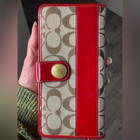 Reserved for @glt9923 Coach Legacy Signature wallet NWOT - Picture 4 of 14